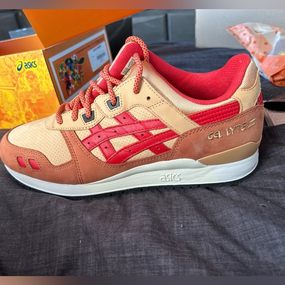 Kith X-men ASICS w/ 1of100 trading card - Picture 6 of 9